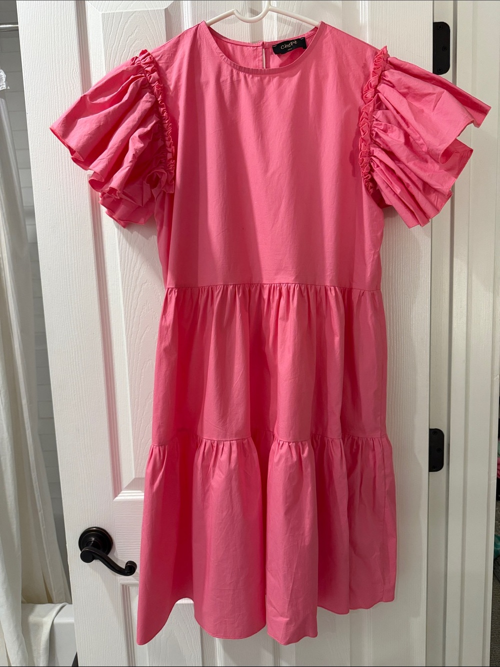 Chepe Bright Pink Tiered Dress with Ruffle Puff Sleeves, Sz M